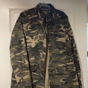Light weight camouflage jacket